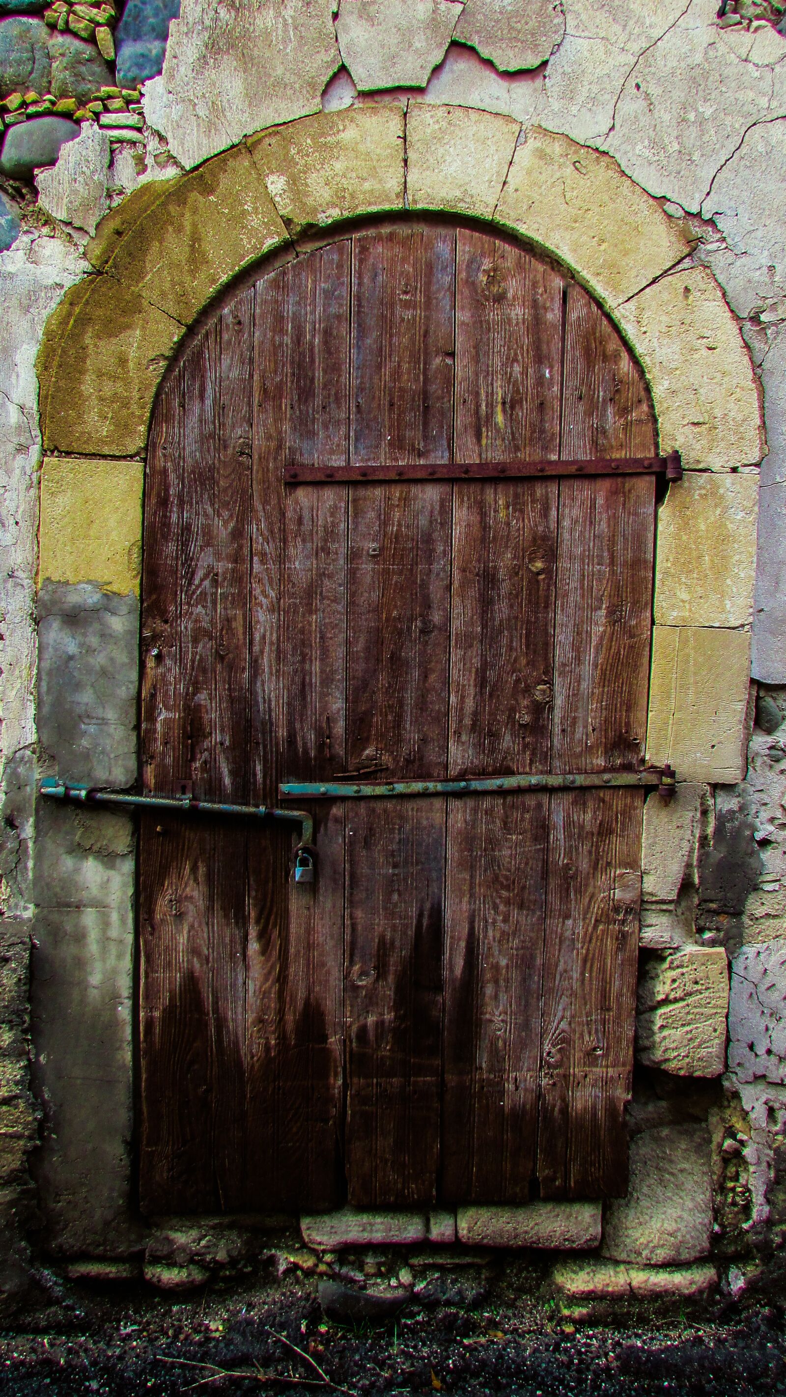 Canon PowerShot SX400 IS sample photo. Door, old, aged photography