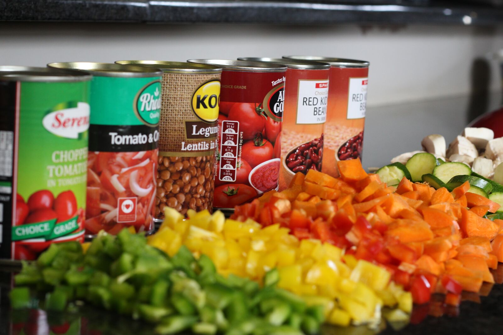 Canon EOS 650D (EOS Rebel T4i / EOS Kiss X6i) + Canon EF 50mm F1.8 II sample photo. Peppers, beans, food photography