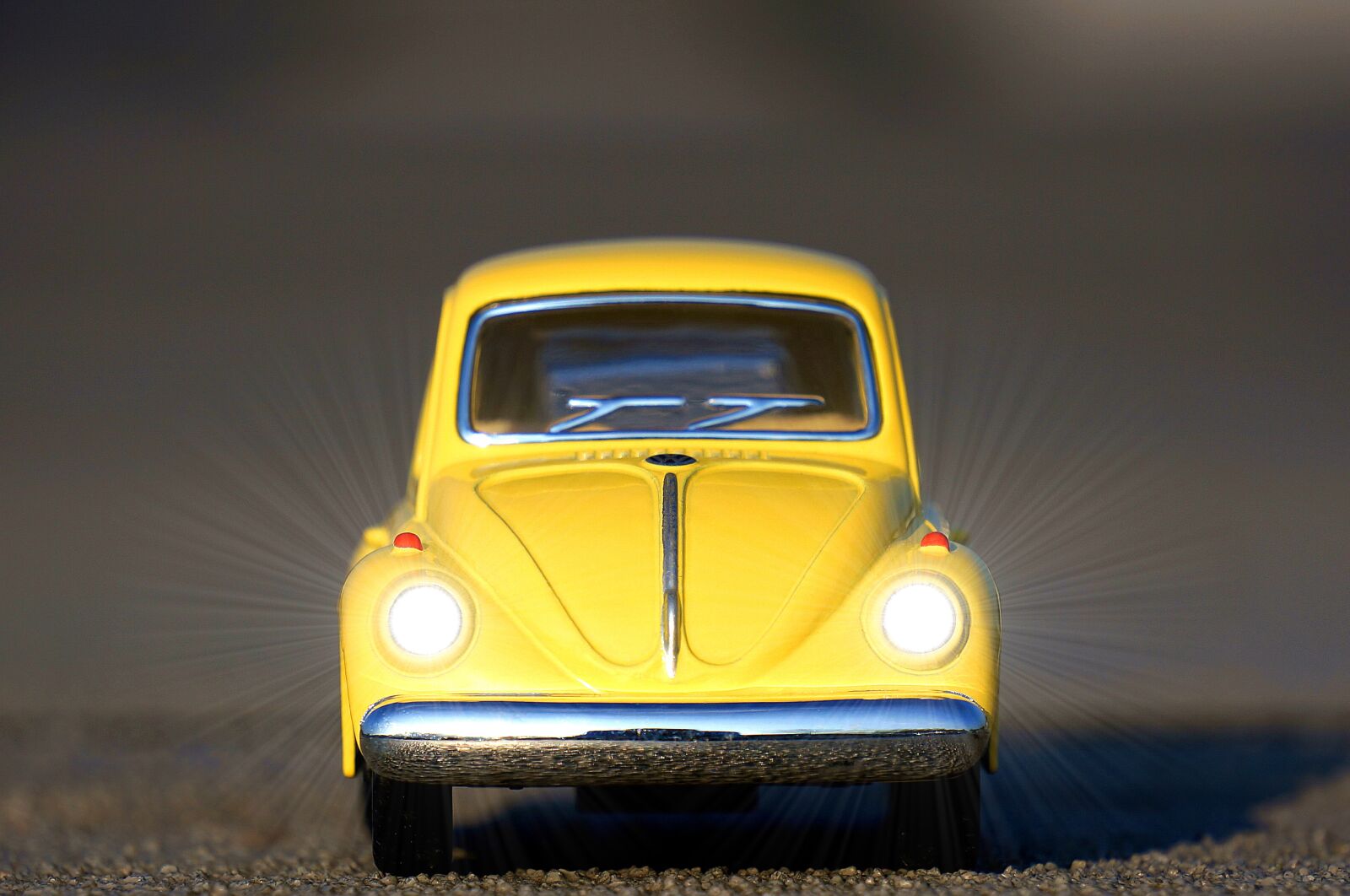 Sony Alpha NEX-5N + Sony E 55-210mm F4.5-6.3 OSS sample photo. Volkswagen, yellow, car photography