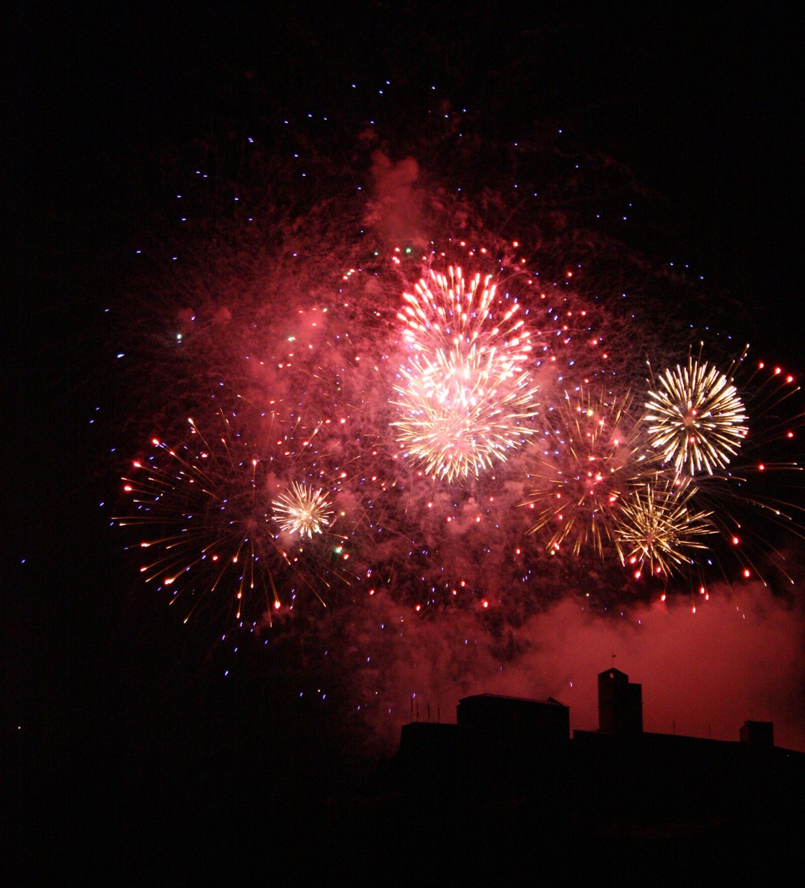 Canon EOS 450D (EOS Rebel XSi / EOS Kiss X2) sample photo. Fireworks, explosion, festival photography