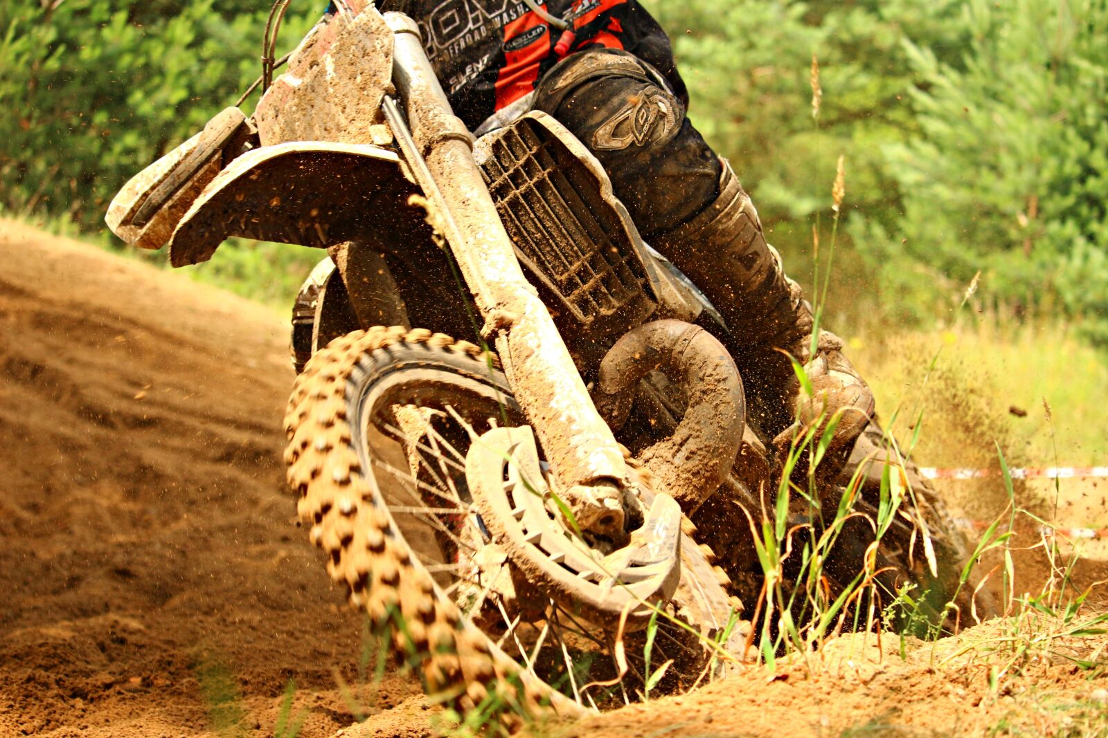 Canon EOS 100D (EOS Rebel SL1 / EOS Kiss X7) sample photo. Motorcycle, dirtbike, sand photography