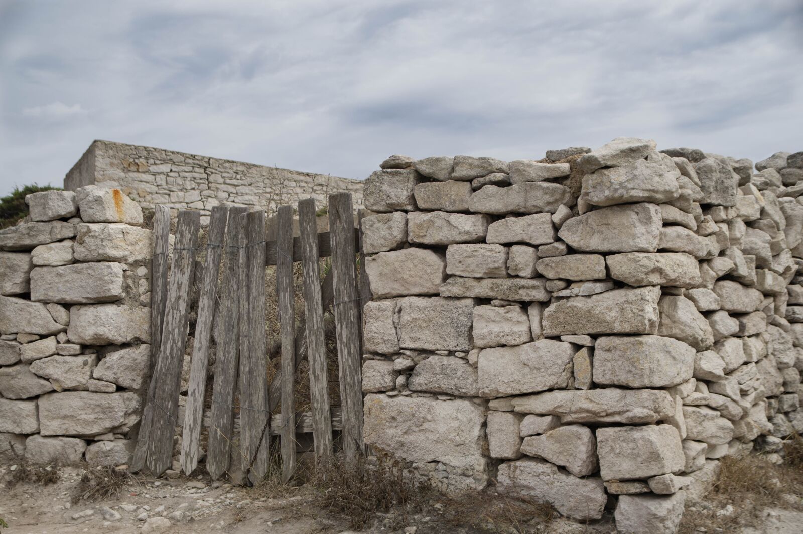 Pentax KP sample photo. Wall, stones, blocks photography