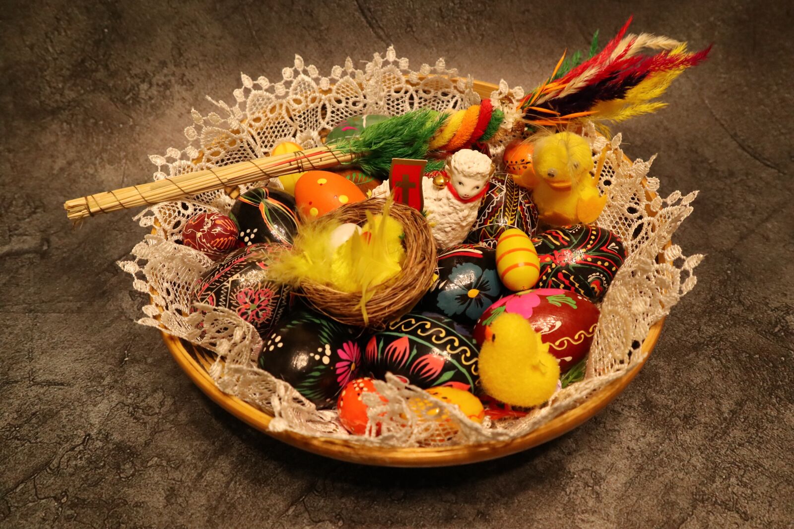 Canon EOS M100 sample photo. Basket, ornaments, easter photography