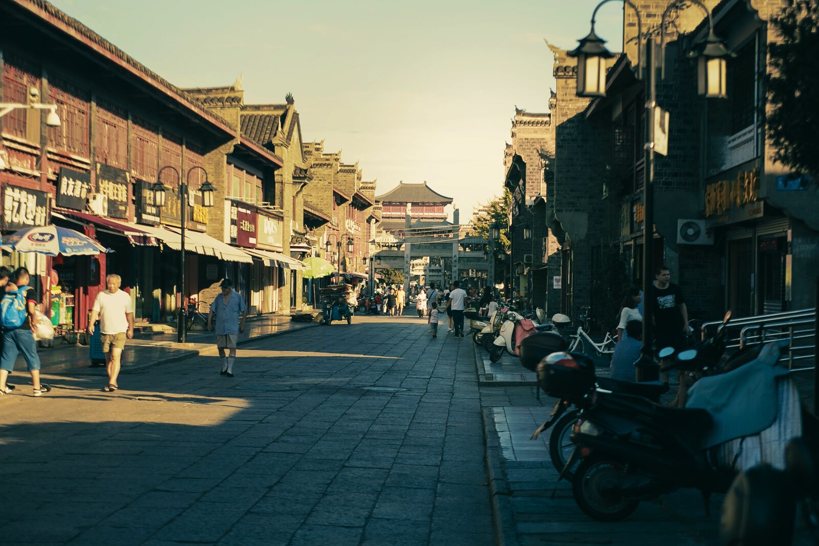 EF28-70mm f/2.8L USM sample photo. Xiangyang city, old town photography