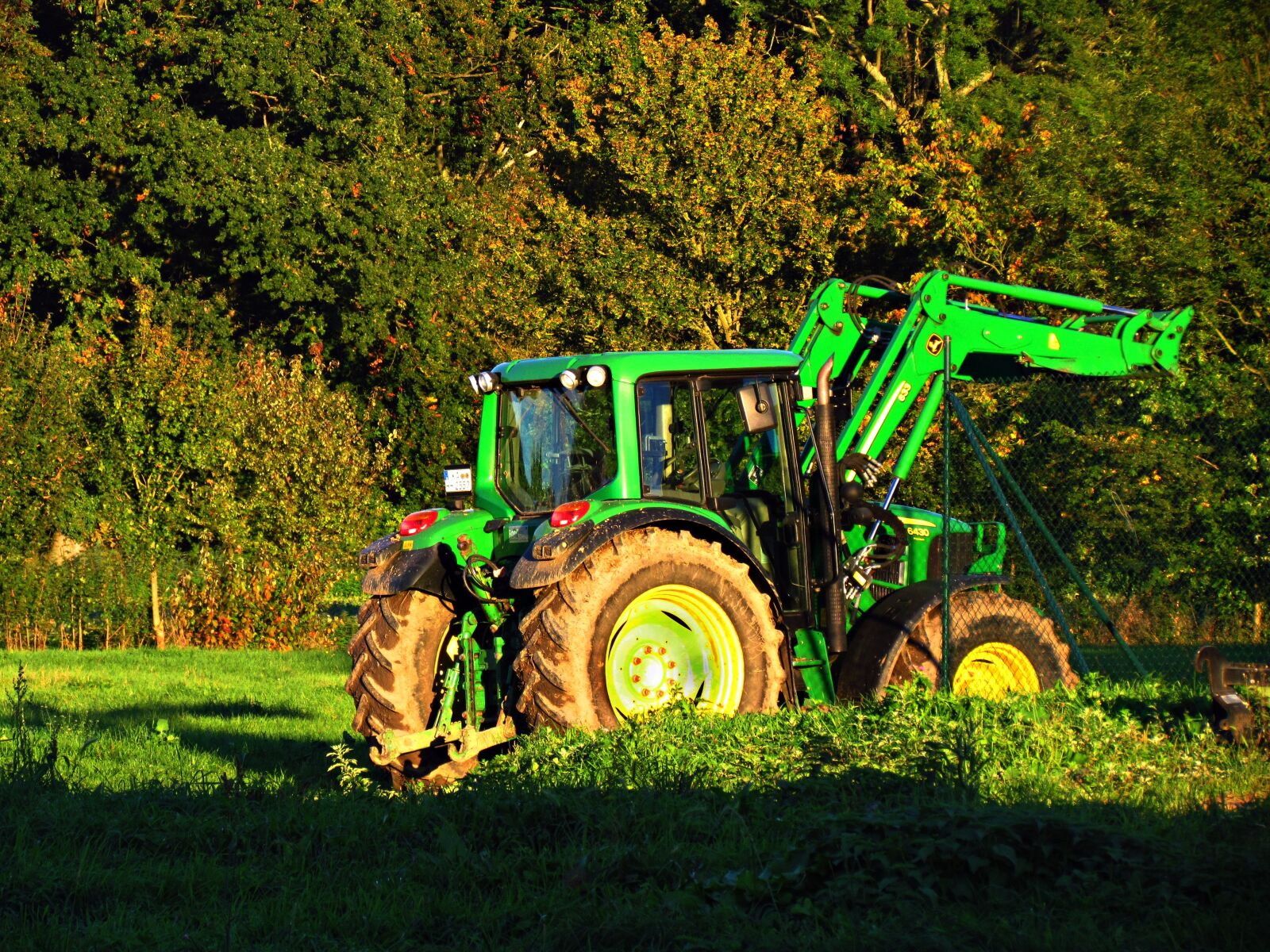 Canon PowerShot SX30 IS sample photo. Field, tractor, agriculture photography