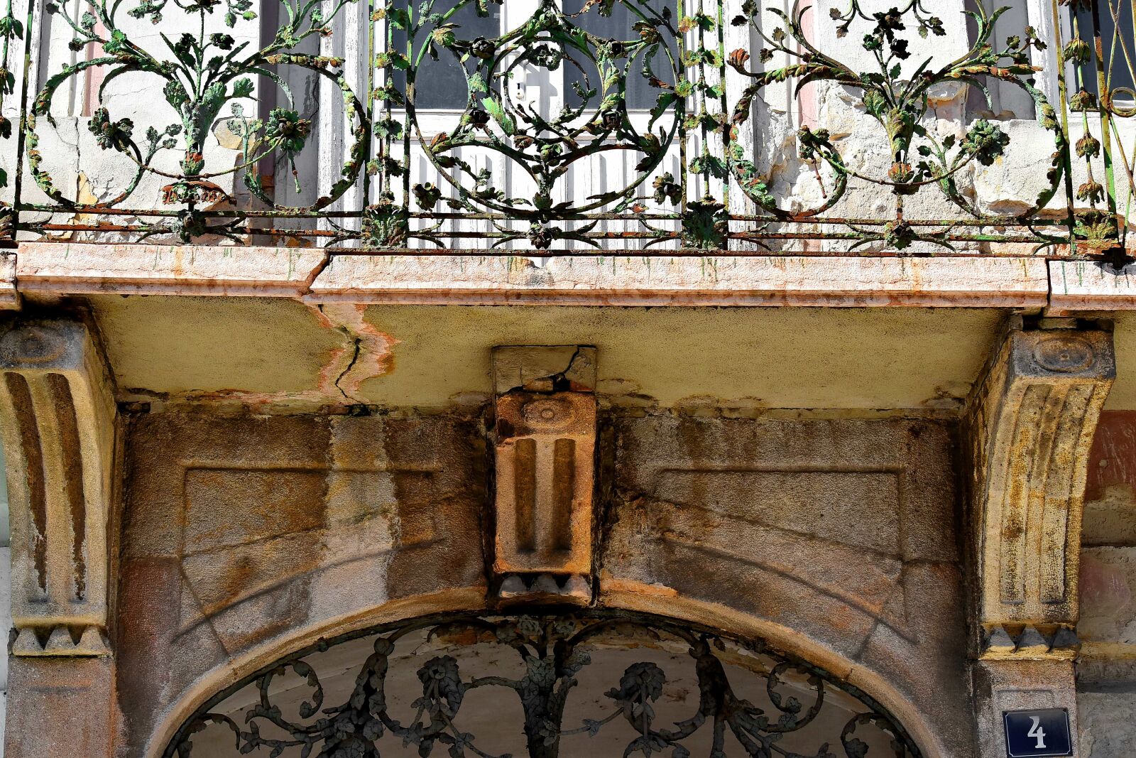 Nikon D5500 sample photo. Arch, balcony, building, cast photography