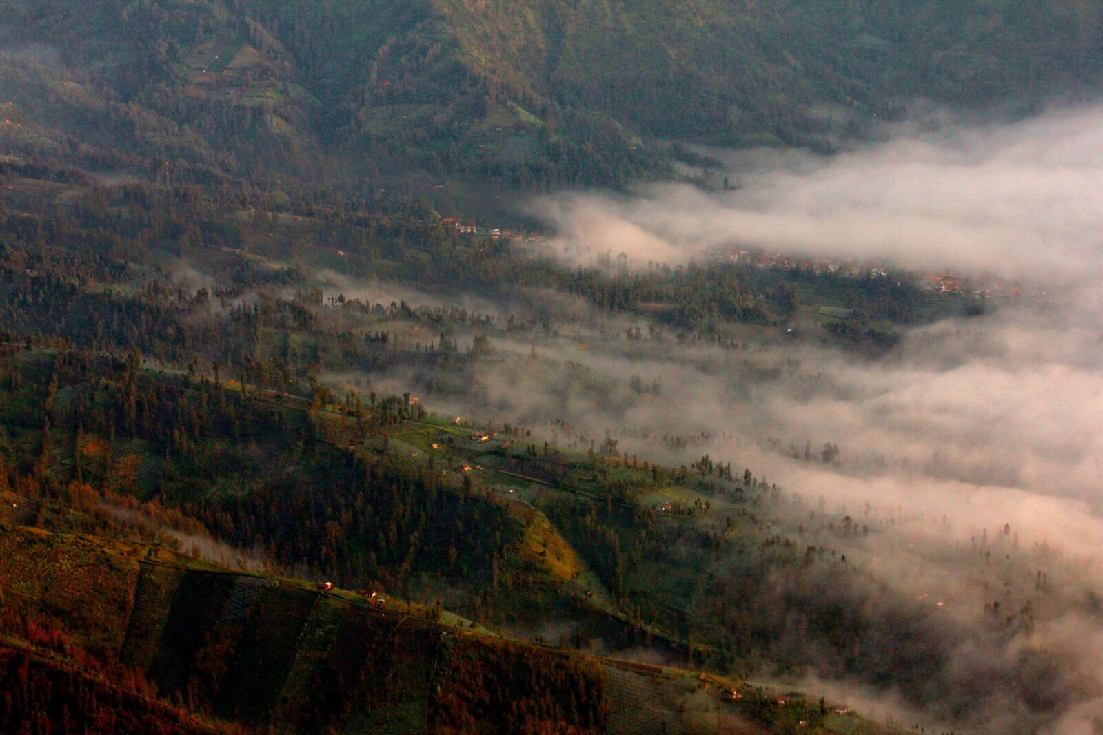 Canon EOS 550D (EOS Rebel T2i / EOS Kiss X4) sample photo. Valley, panorama, nature photography