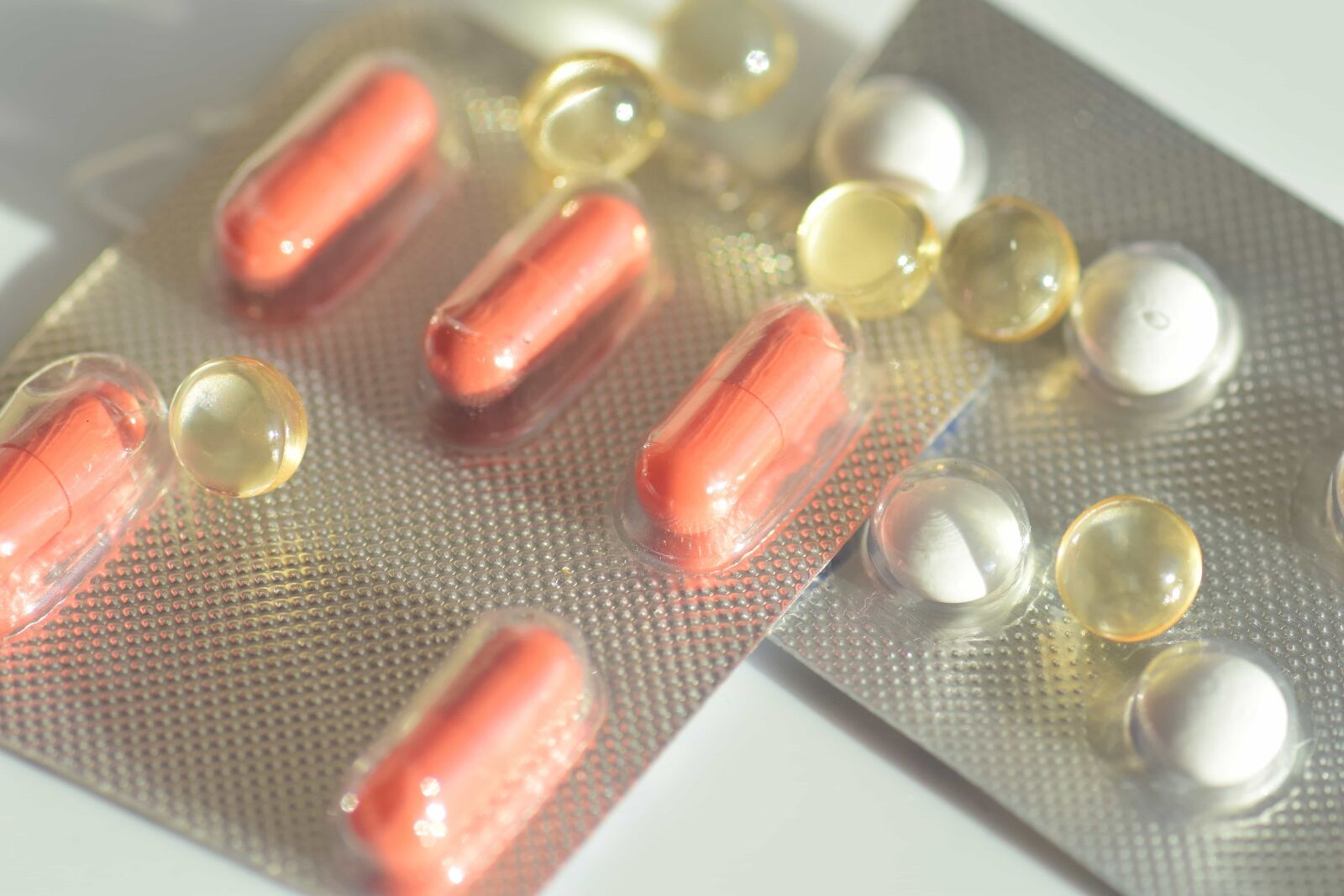 Nikon D3300 sample photo. Medicine, capsule, pill, pharmacy photography