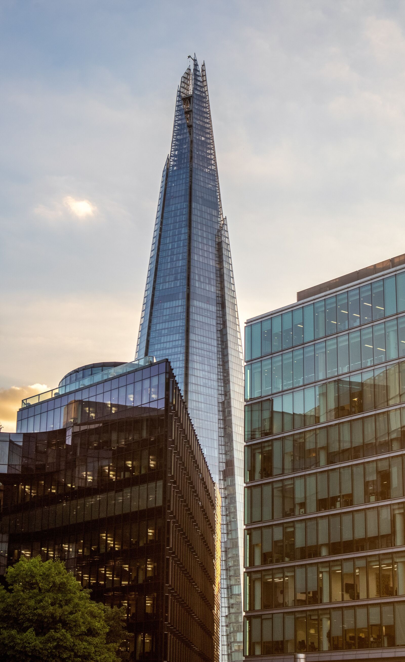 Canon EOS 750D (EOS Rebel T6i / EOS Kiss X8i) sample photo. London, the shard, architecture photography