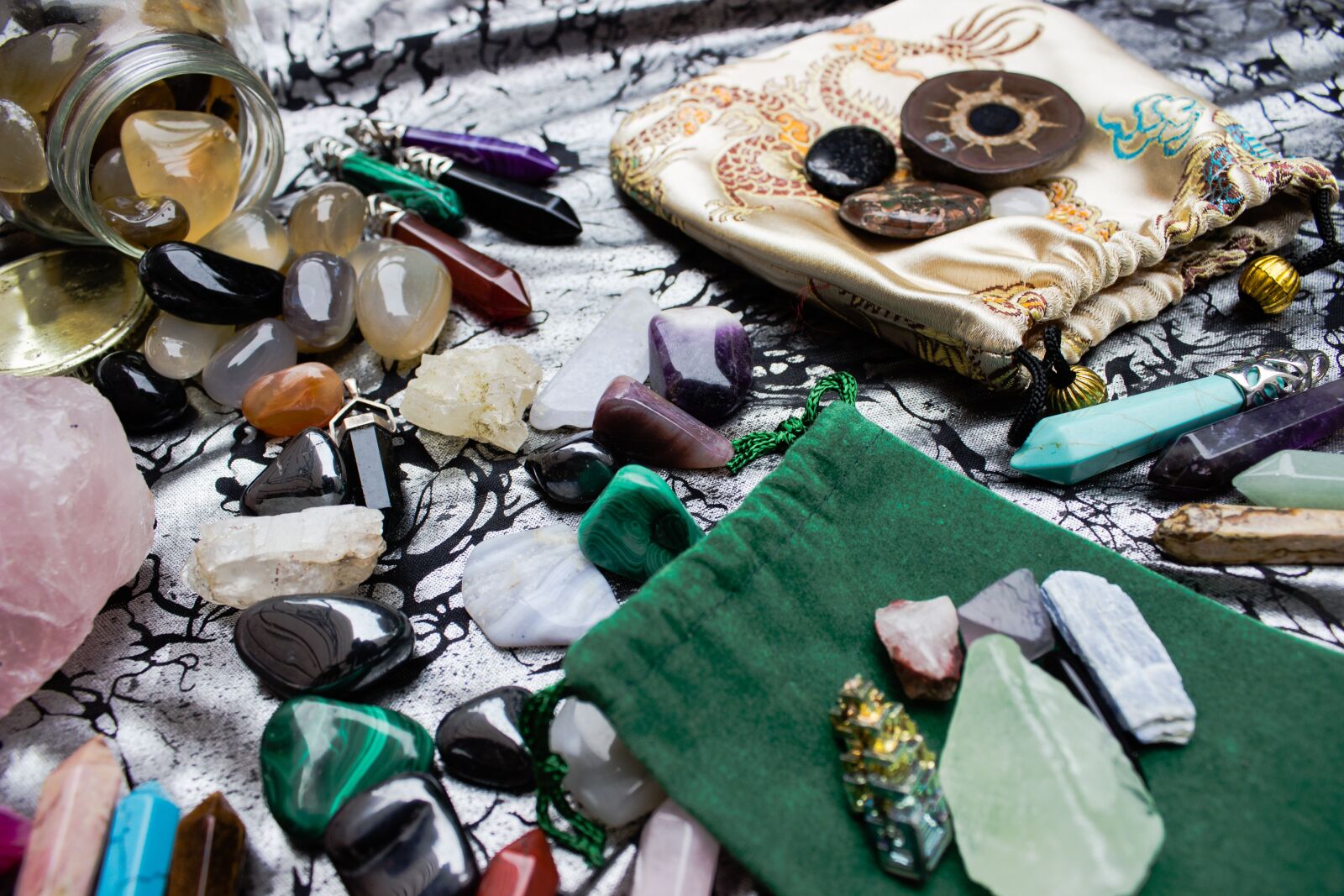 Canon EOS 600D (Rebel EOS T3i / EOS Kiss X5) sample photo. Gemstones, pouches, gems photography