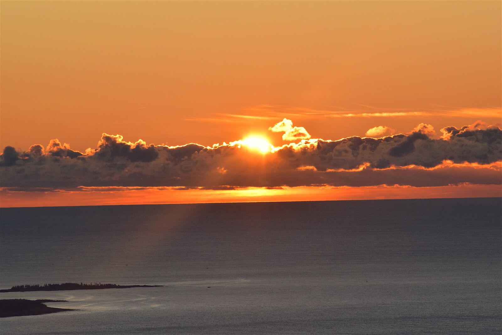 Nikon D3300 sample photo. Sunrise, clouds, sun photography