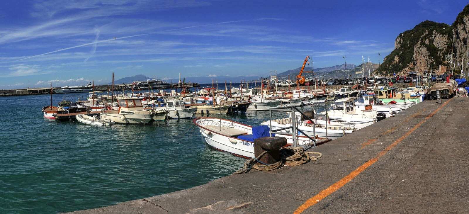 Panasonic Lumix DMC-GX8 + Panasonic Leica DG Summilux 25mm F1.4 II ASPH sample photo. Panorama, port, capri photography