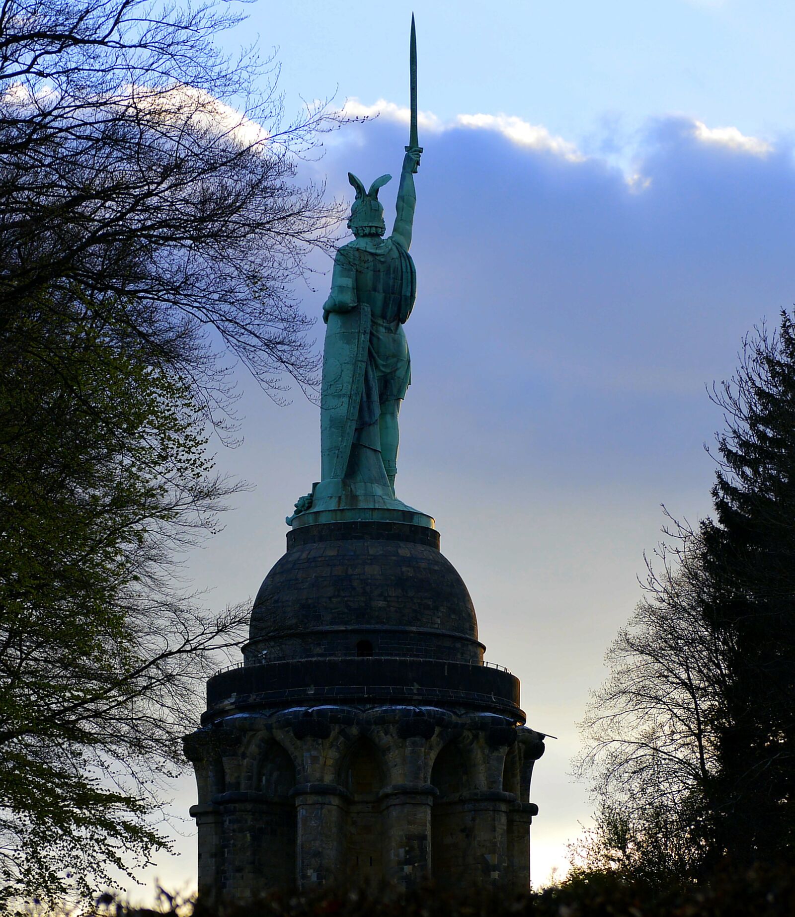Nikon D3200 sample photo. Herman monument, statue, monument photography