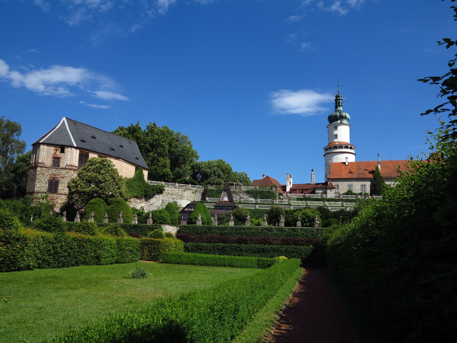 Canon PowerShot G1 X sample photo. Garden, castle garden, nove photography
