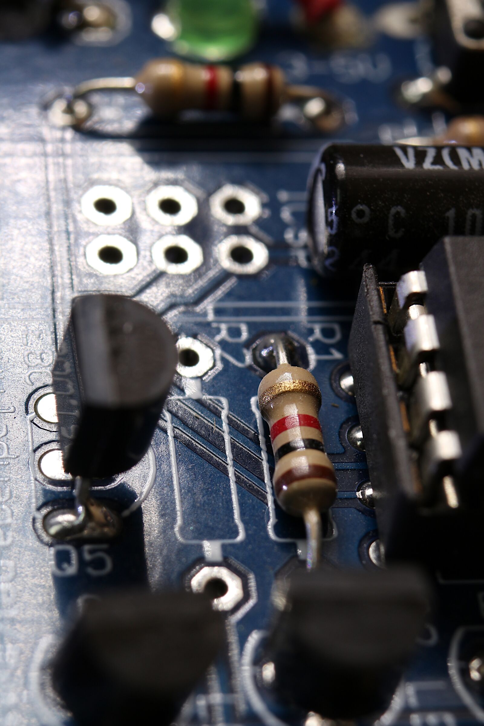 Canon EOS 700D (EOS Rebel T5i / EOS Kiss X7i) sample photo. Circuit, computer chip, electronics photography