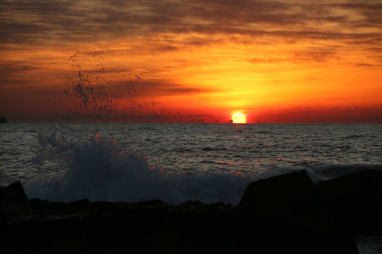 Canon EOS 5D Mark III sample photo. Sunrise, sea, omega photography