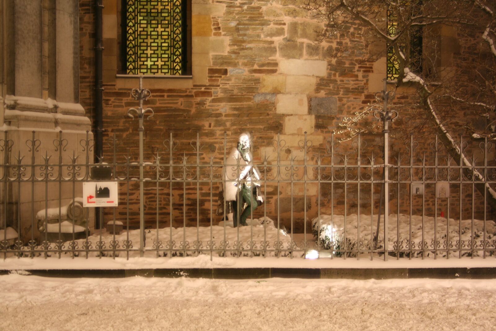Canon EOS 350D (EOS Digital Rebel XT / EOS Kiss Digital N) sample photo. Aachen cathedral, dom, cathedral photography