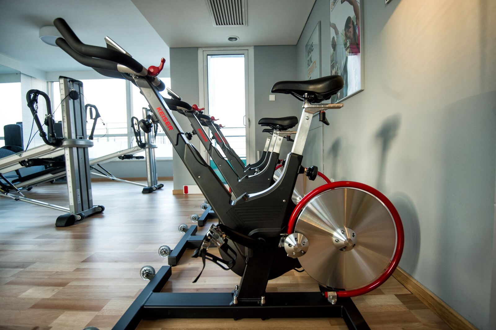Nikon D4 sample photo. M, weights, bicycle photography