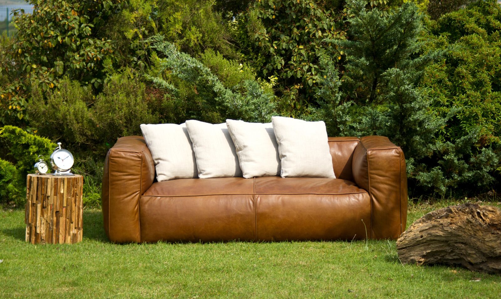 Sony Alpha DSLR-A850 sample photo. Armchair, brown, garden photography