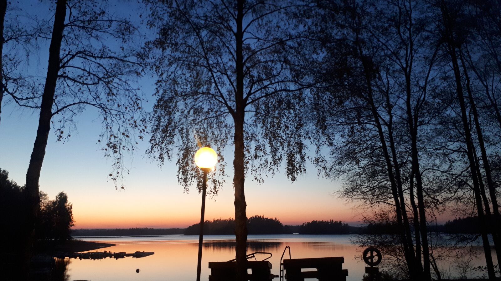 Samsung Galaxy A5(2017) sample photo. Camping, lake, caravan photography