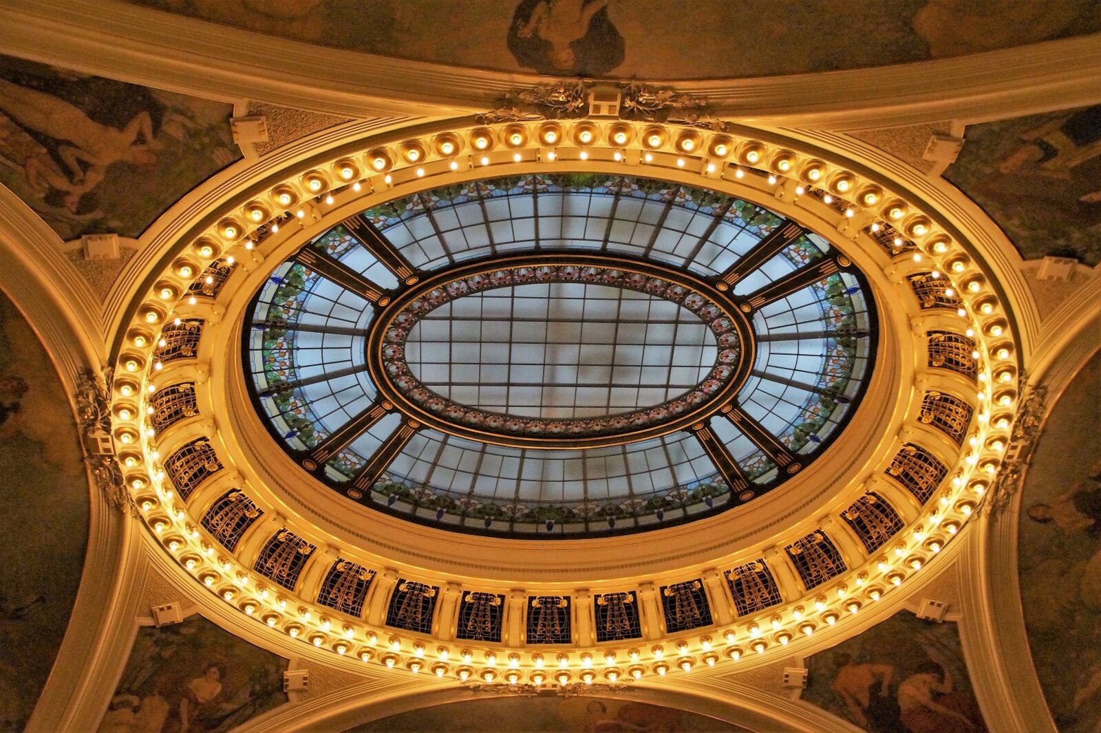 Sony SLT-A58 sample photo. Window, the dome, hall photography