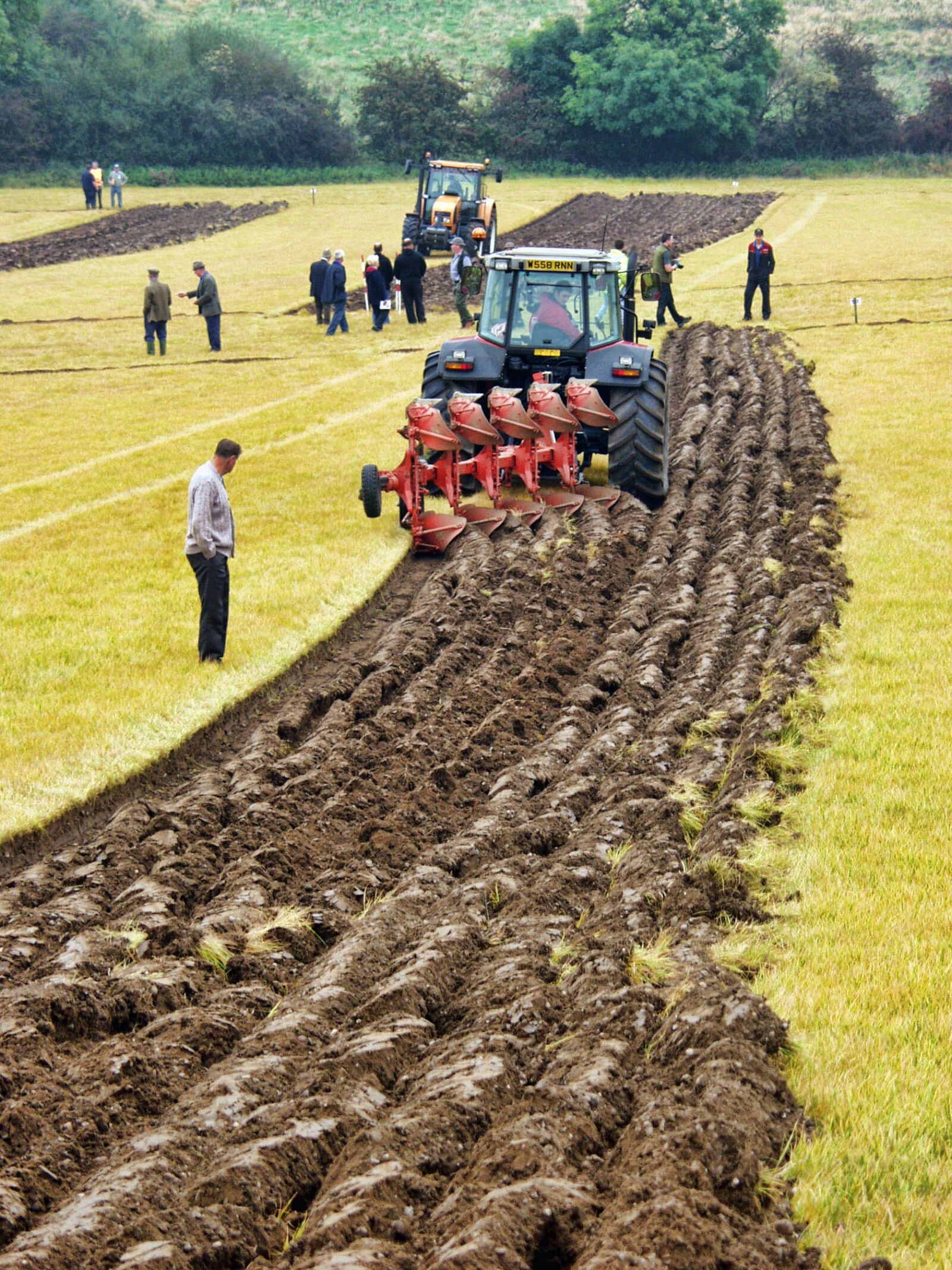 Olympus E-10 sample photo. Farming, ploughing, agriculture photography