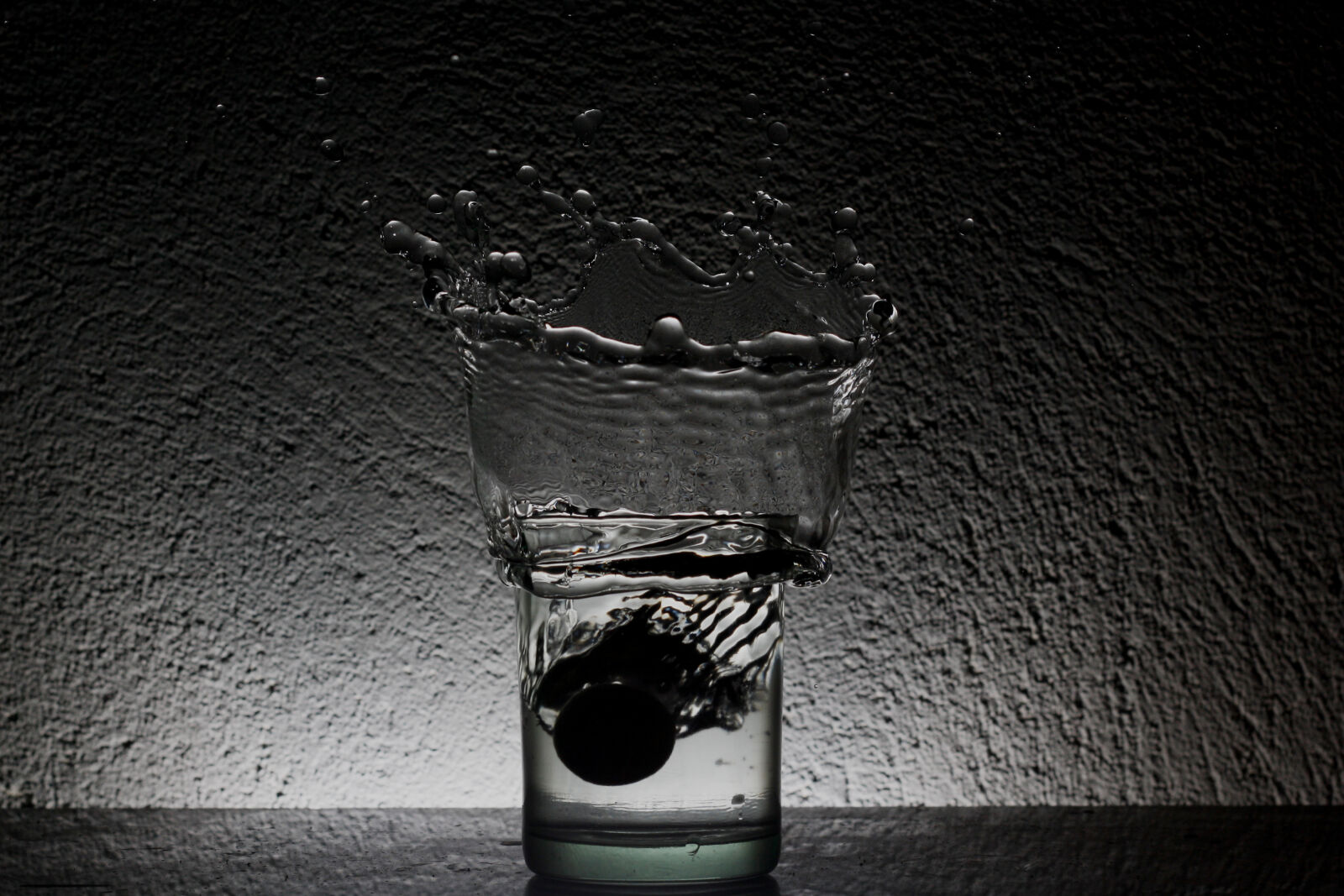 Canon EOS 1000D (EOS Digital Rebel XS / EOS Kiss F) sample photo. Black, and, white, close photography