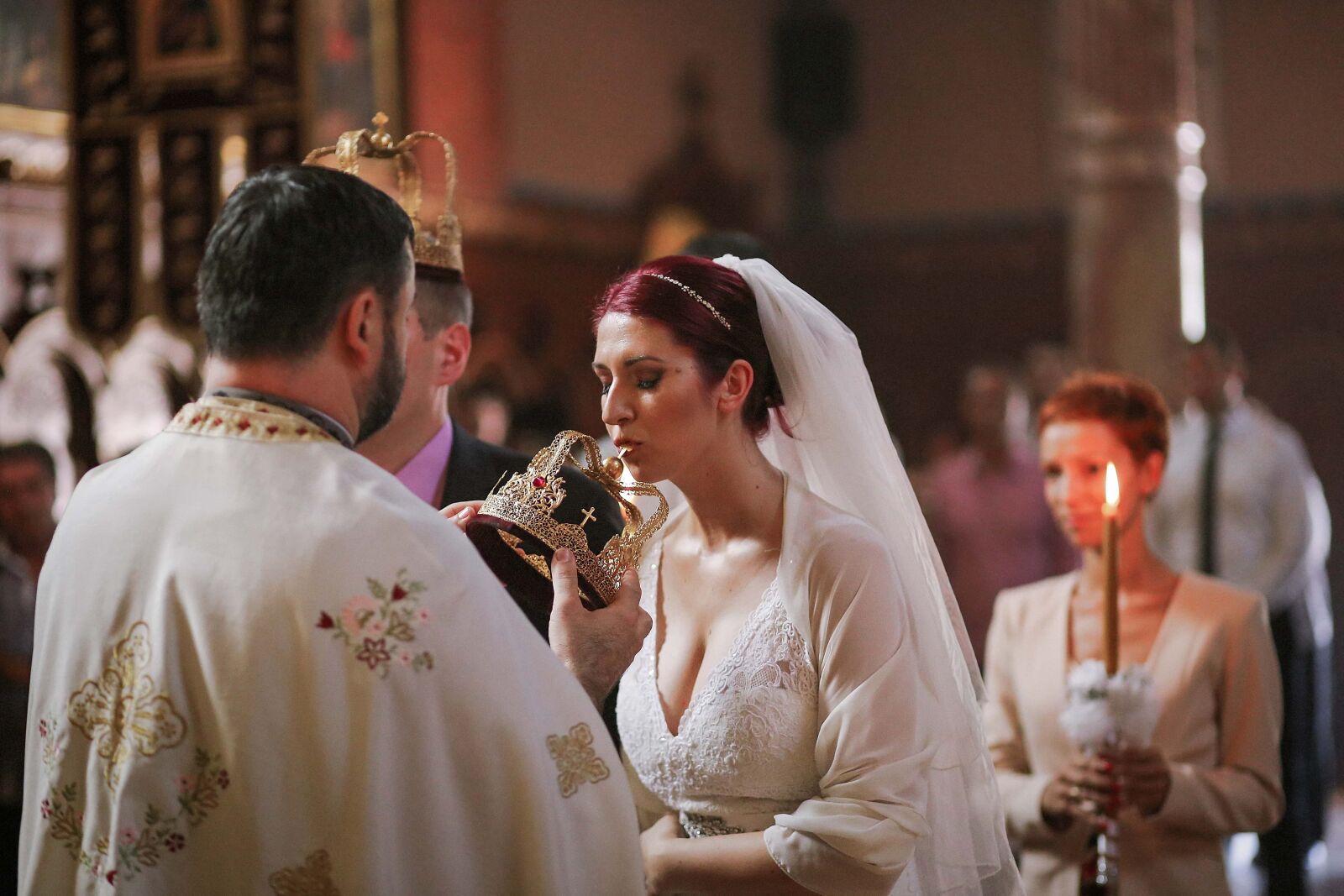 Canon EF 85mm F1.8 USM sample photo. Crown, coronation, bride, priest photography