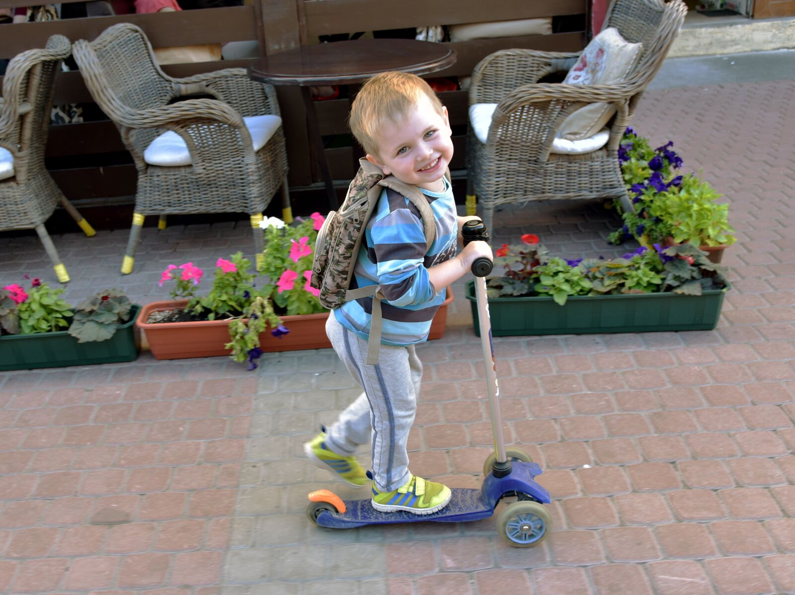 Nikon D750 sample photo. Boy, summer, stroll photography
