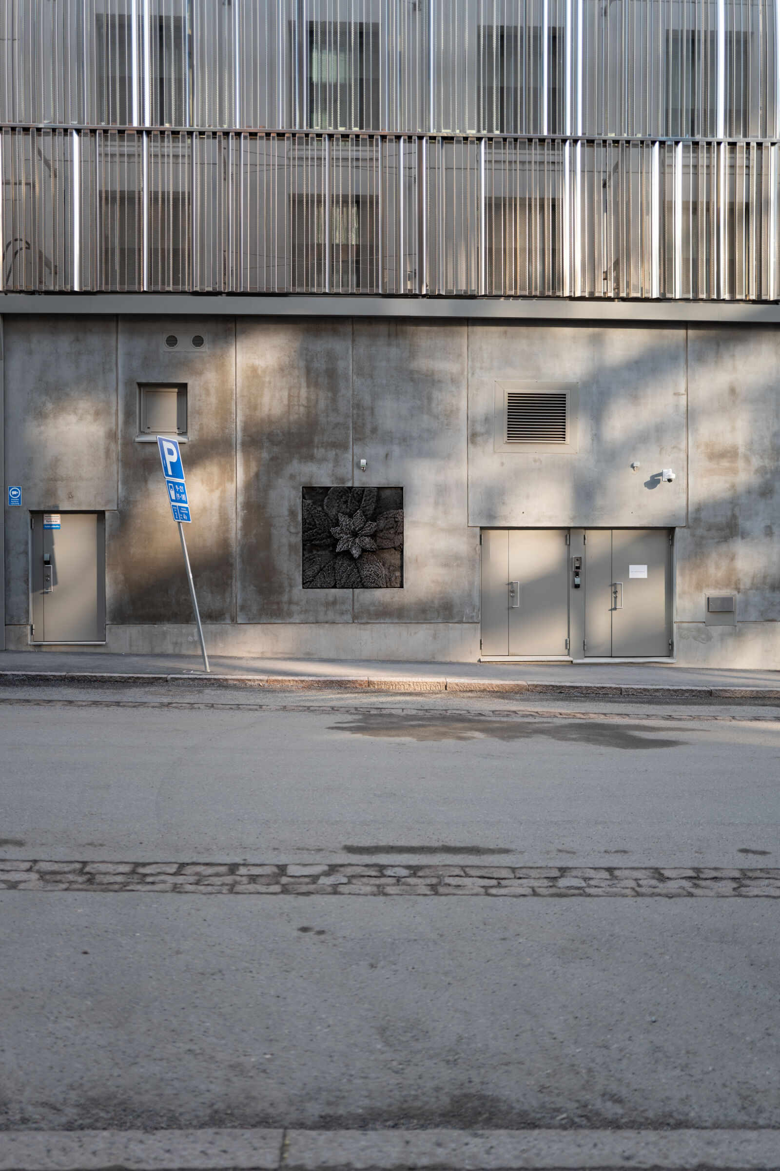 Leica Q3 sample photo. Shadow building photography