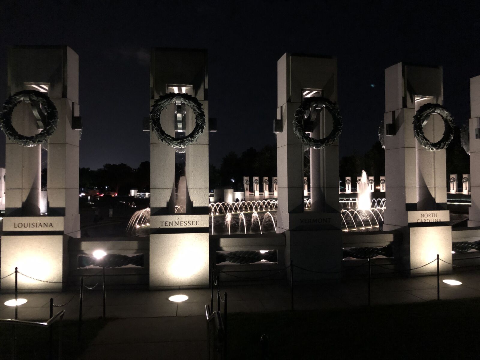 iPhone 8 back camera 3.99mm f/1.8 sample photo. Washington dc, night, monument photography