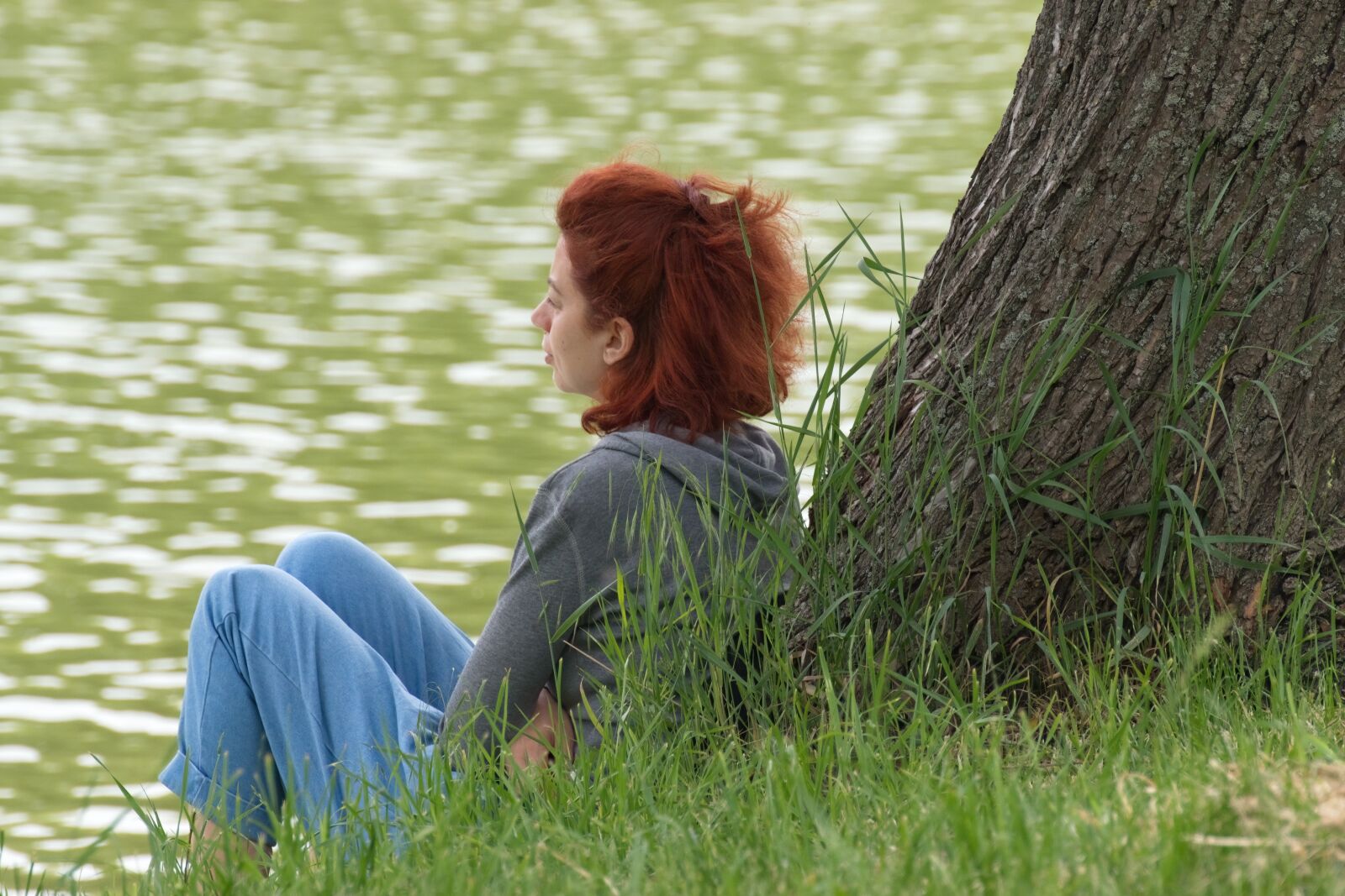 Nikon D5300 sample photo. Woman, seated, plans photography