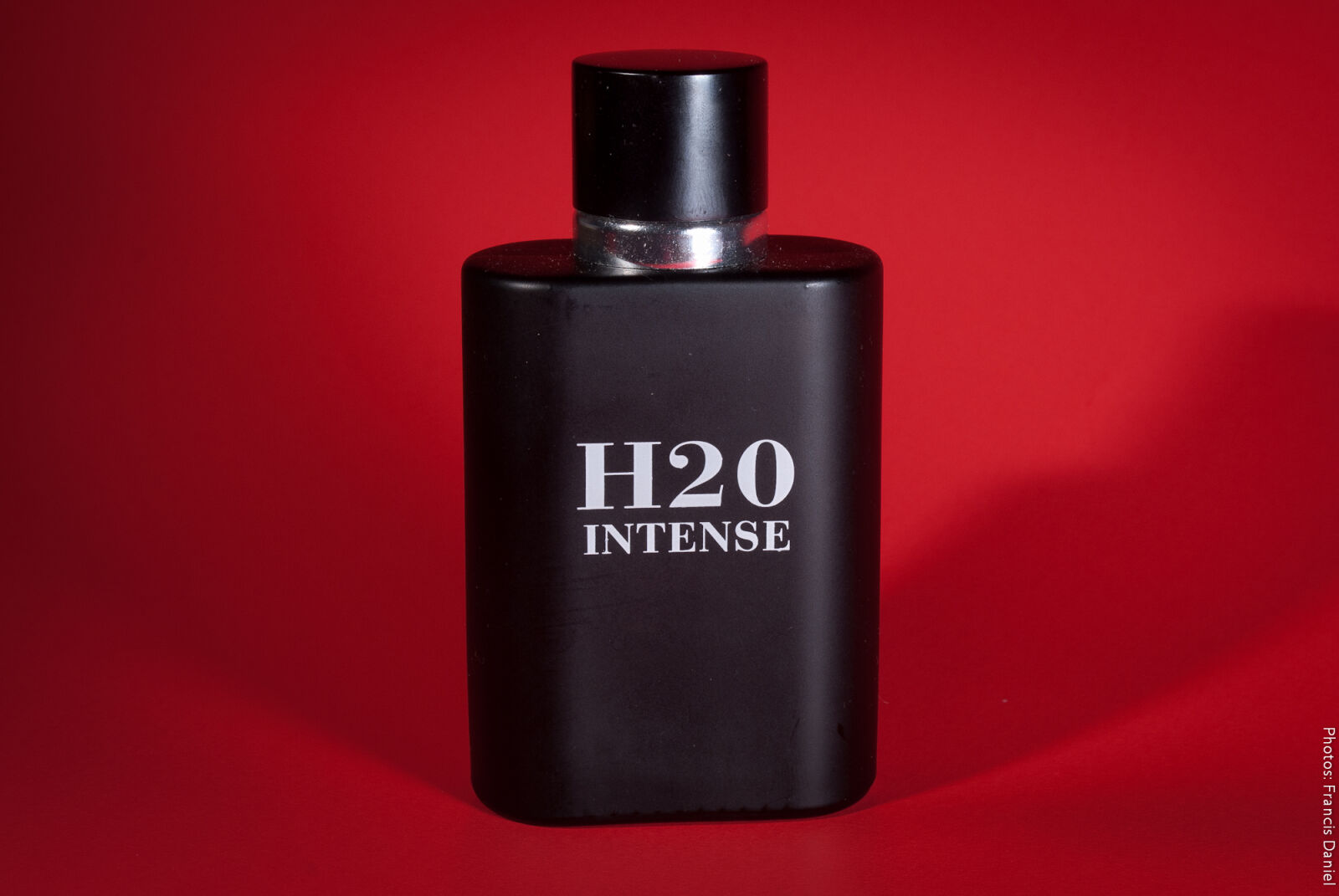 Nikon D200 sample photo. Bottle, perfume photography
