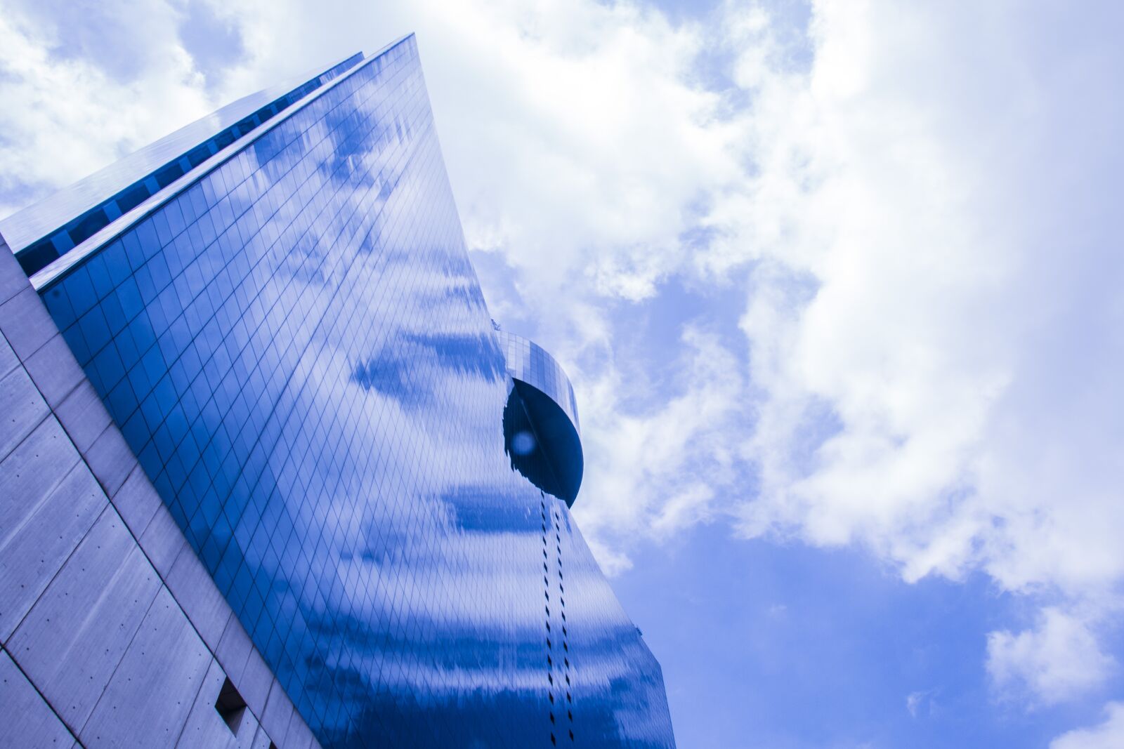 Canon EOS 70D sample photo. Sky, reflection, building photography