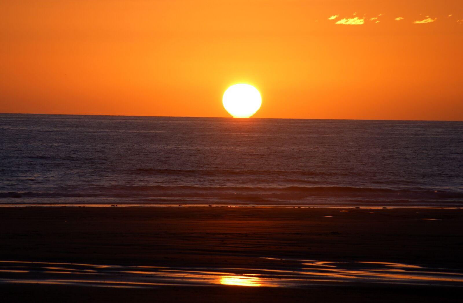 Sony Alpha DSLR-A350 sample photo. Sunset, red, sky photography