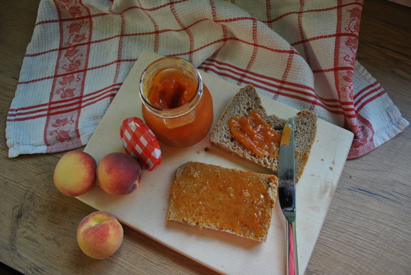 Nikon D3000 sample photo. Peach, jam, food photography