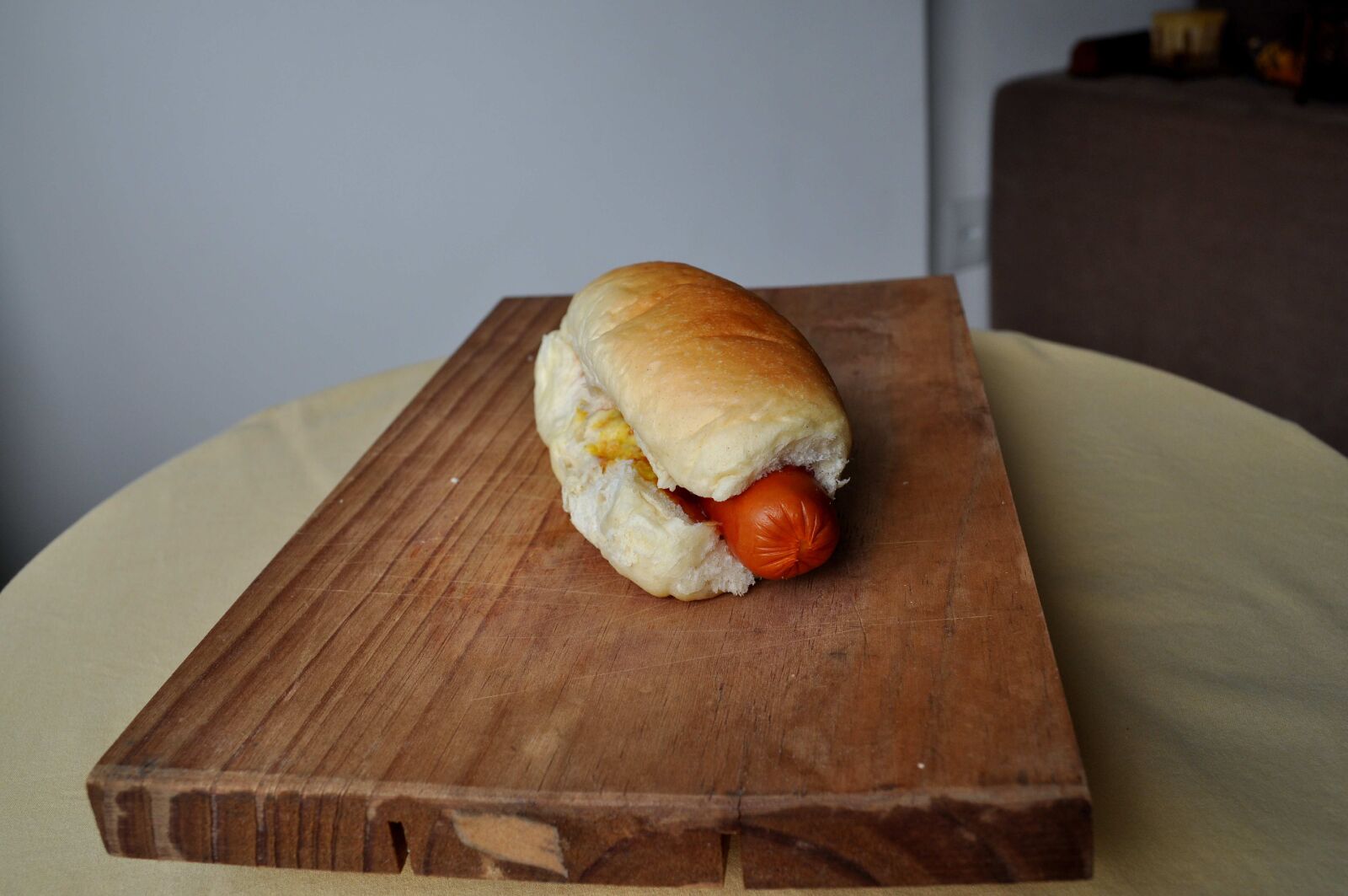Nikon D5000 sample photo. Sandwich, bread, sausages, wooden photography