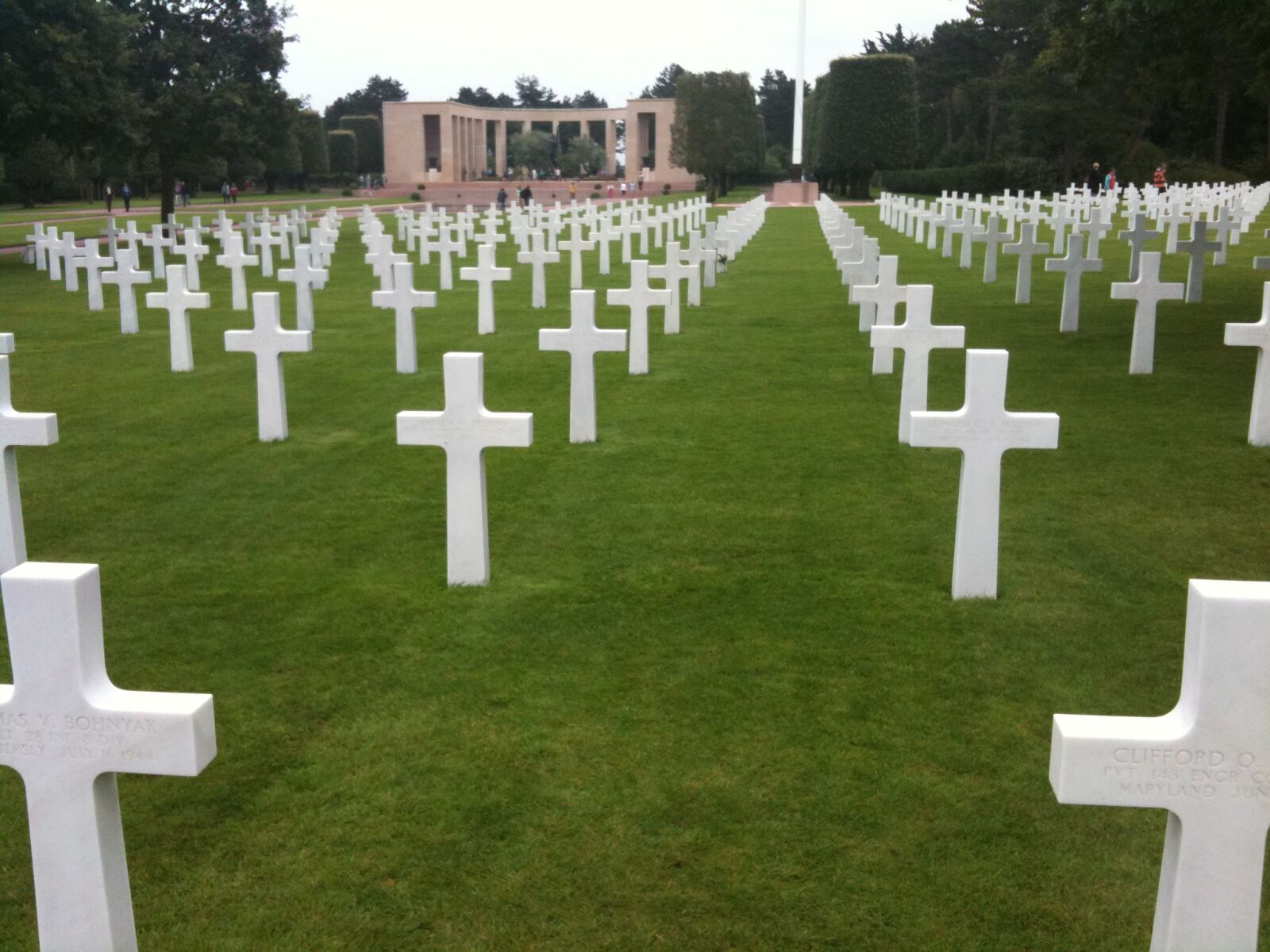Apple iPhone 3GS sample photo. Cemetery, american, normandy photography