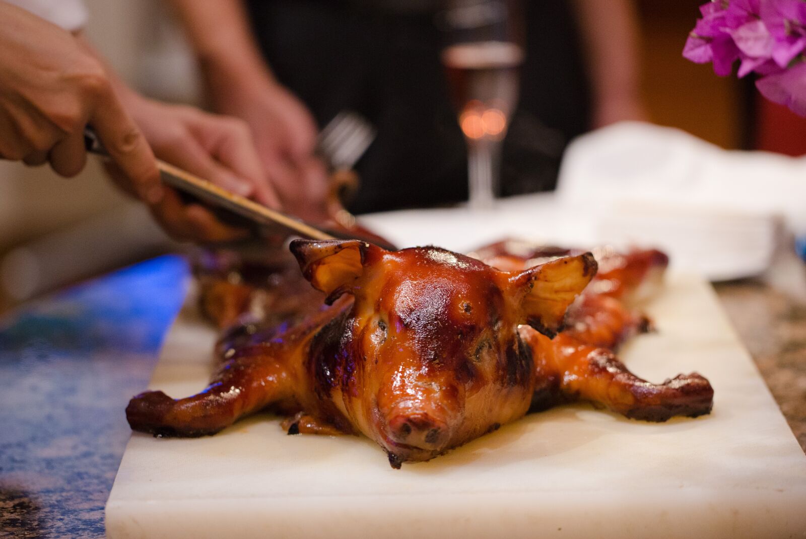 Canon EF 100mm F2.8L Macro IS USM sample photo. Roast suckling pig, suckling photography