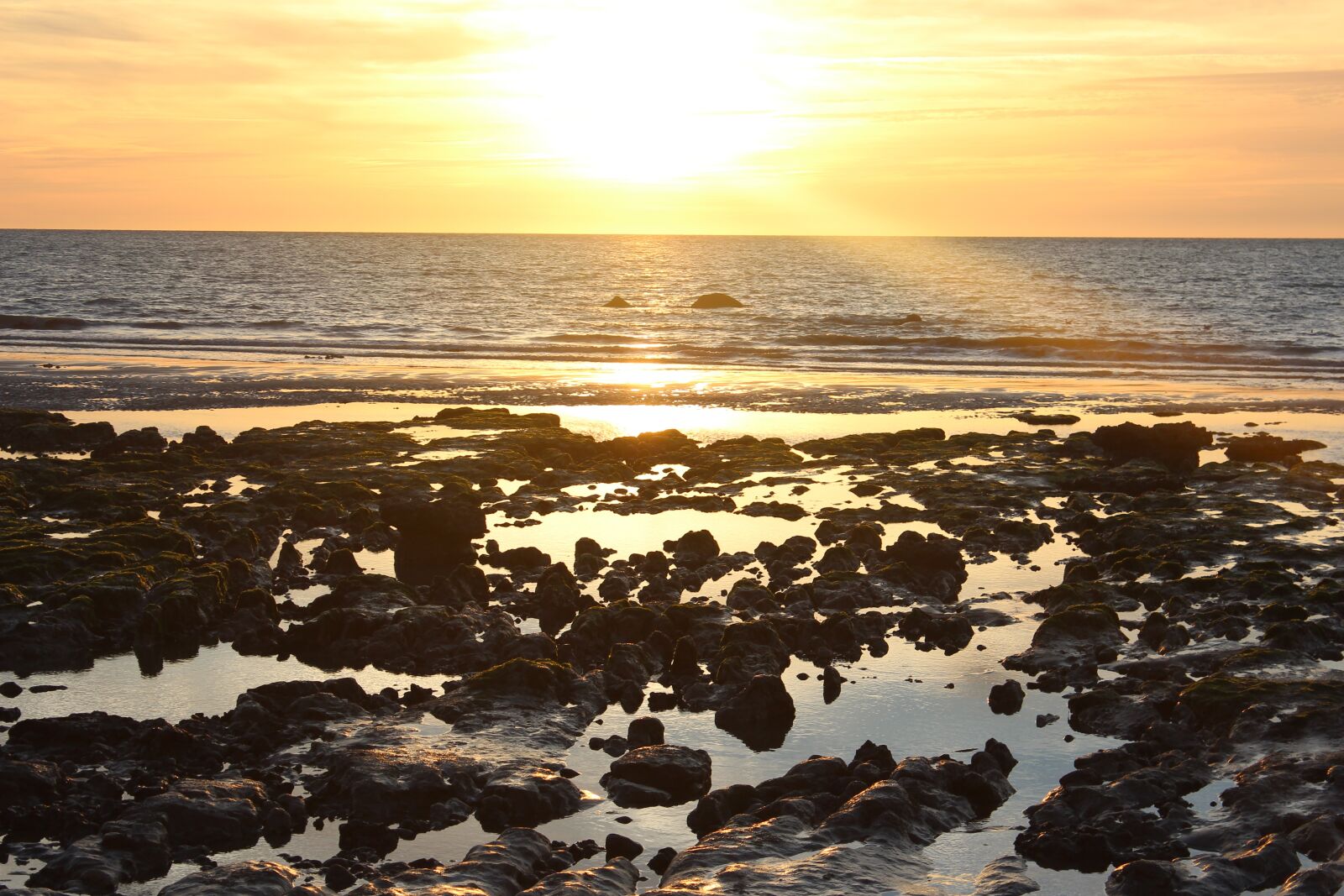 Canon EOS 600D (Rebel EOS T3i / EOS Kiss X5) sample photo. Sunset, ocean, sun photography