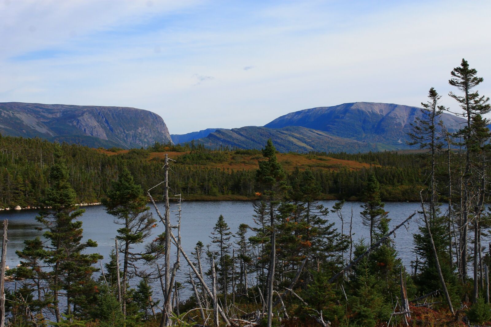 Canon EOS 1100D (EOS Rebel T3 / EOS Kiss X50) sample photo. Mountains, lake, landscape photography