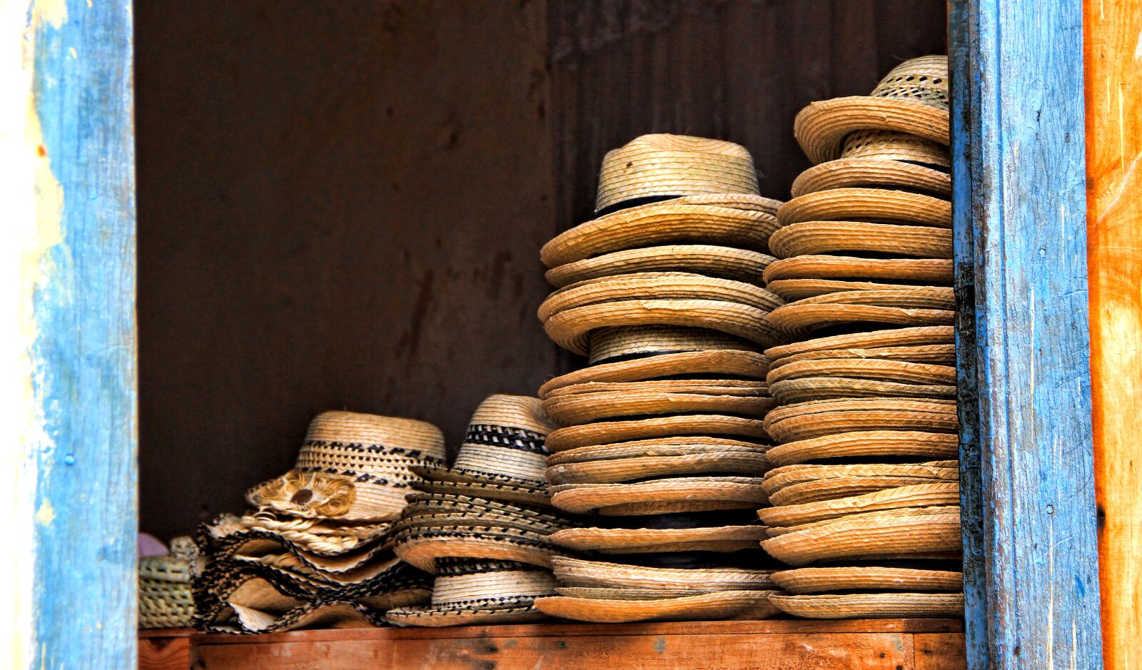 Canon EOS 550D (EOS Rebel T2i / EOS Kiss X4) sample photo. Hat, cuba, panama hat photography