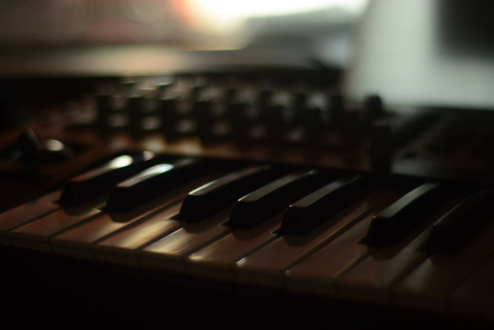 Nikon D7100 sample photo. Piano, keyboard, music photography