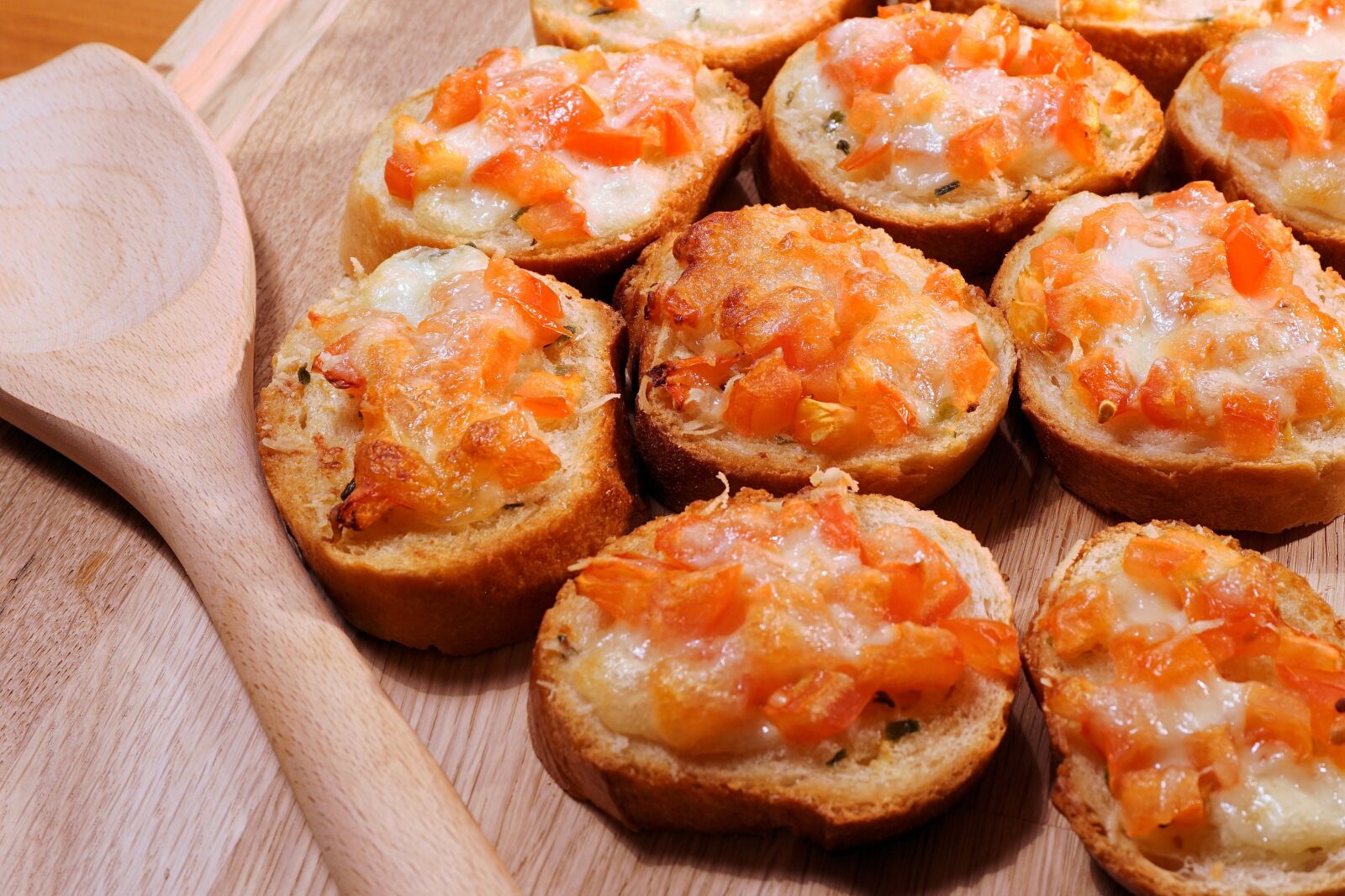 Sony a6000 sample photo. Bruschetta, tomatoes, fresh photography