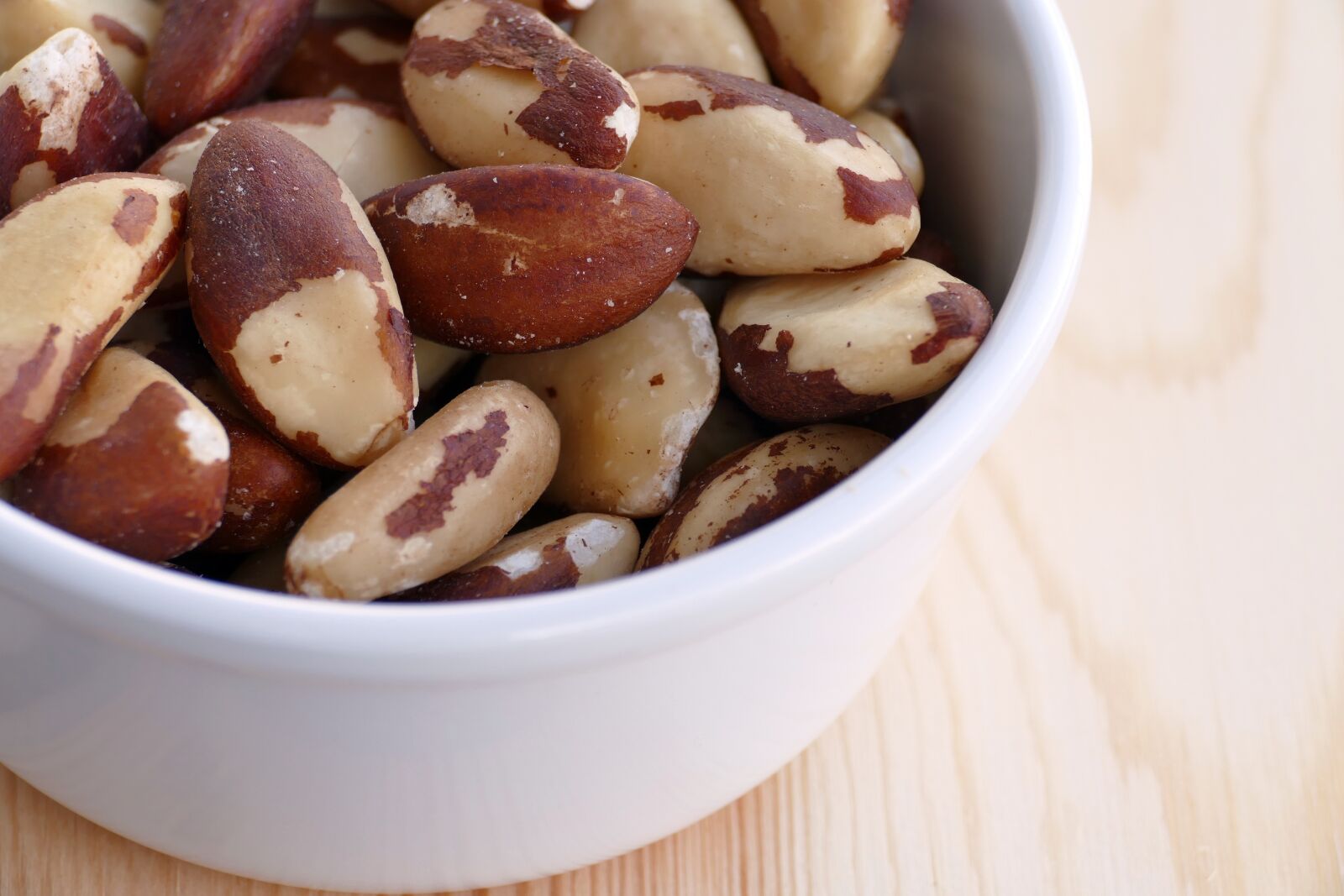 Panasonic Lumix DMC-FZ1000 sample photo. Brazil nuts, without shell photography