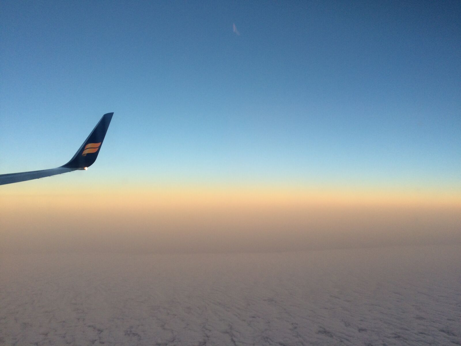iPhone 5s back camera 4.15mm f/2.2 sample photo. Airplane, flight, plane, sky photography