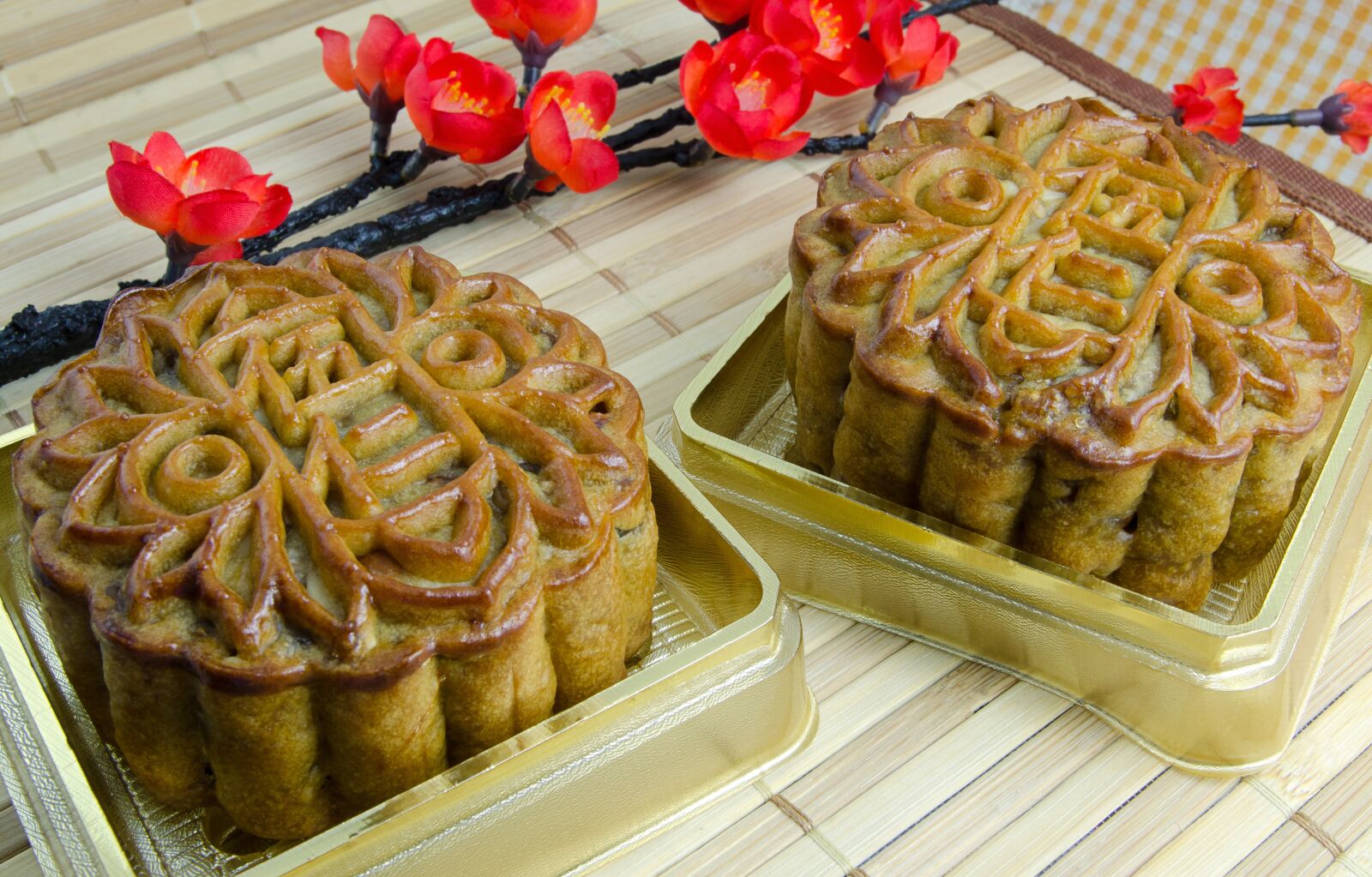 Nikon D7000 sample photo. Mooncake, mooncakes, lotus filling photography