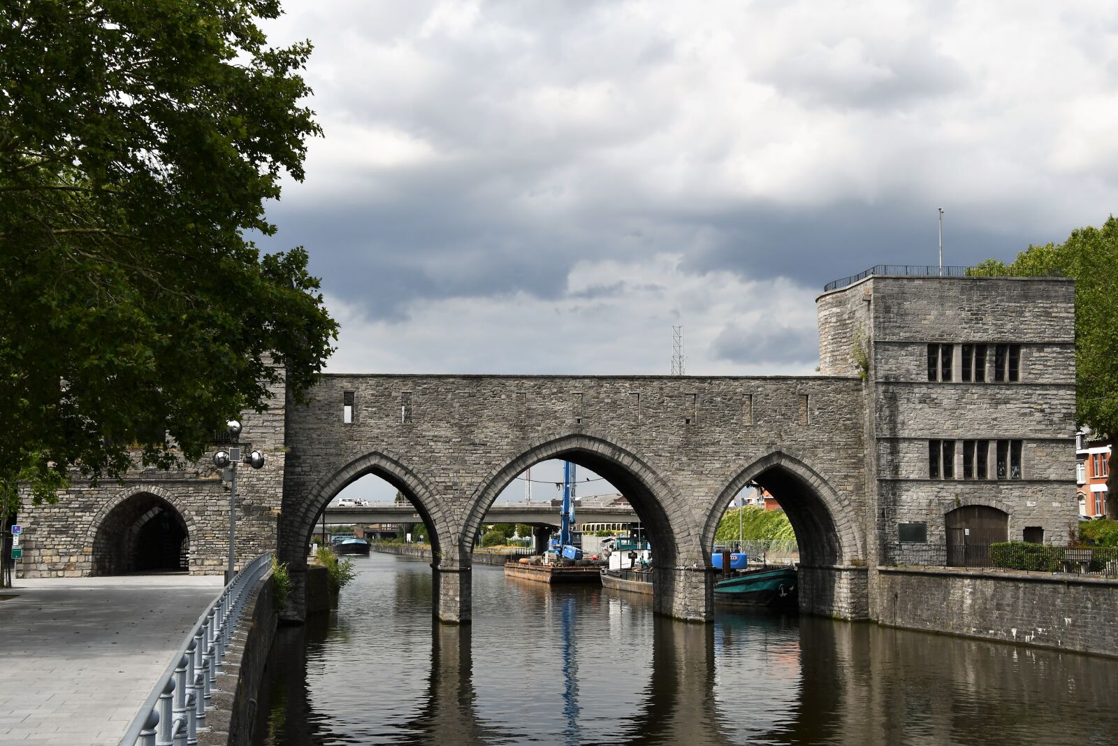 Nikon D7500 sample photo. Tournai, bridge holes, water photography