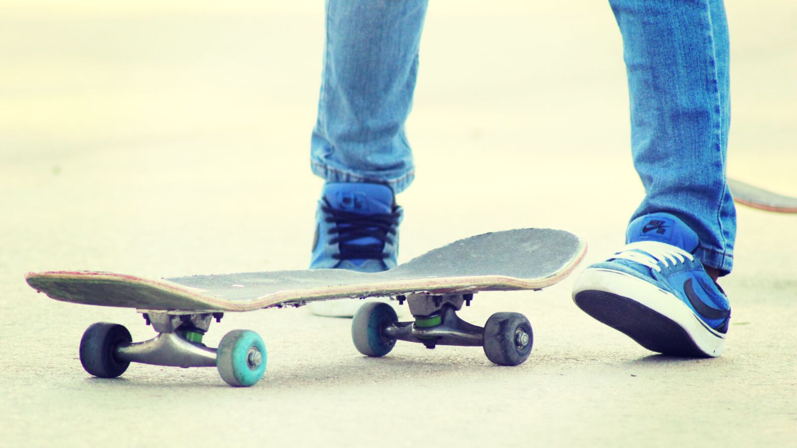 Canon EF 75-300mm f/4-5.6 sample photo. Skater, teens, park photography