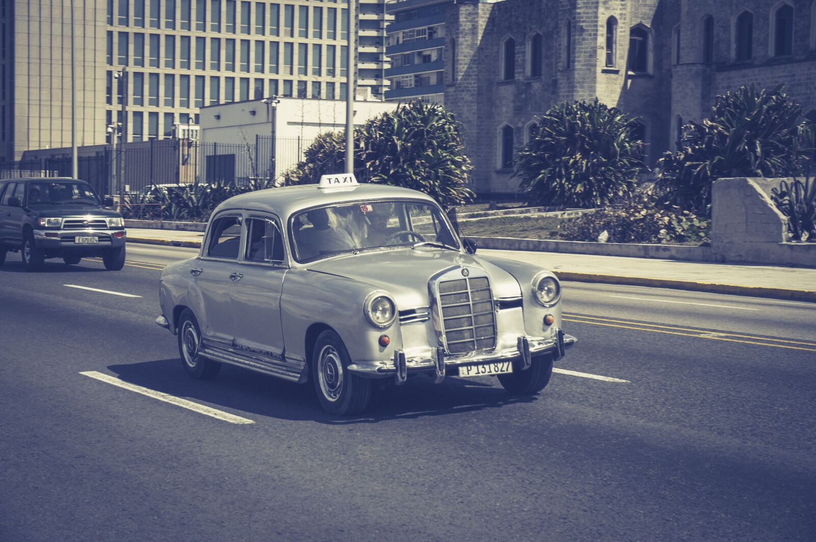 Sony Alpha NEX-3N sample photo. Havana, cuba, oldtimer photography